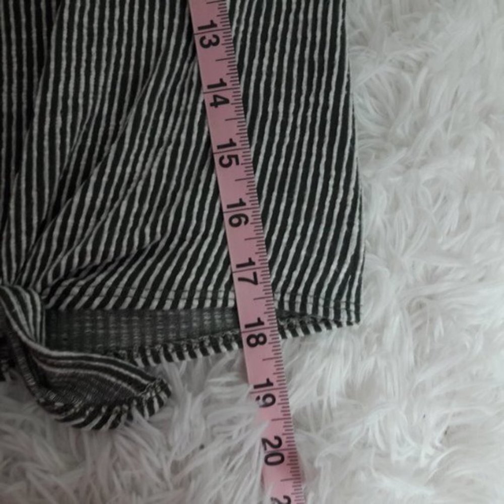 Caution to the wind Striped Top Front Ties XS/S - Picture 5 of 5